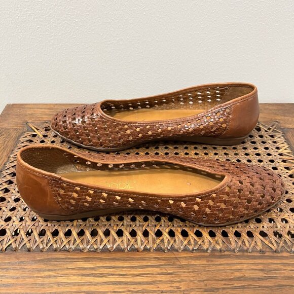 Size 9 Woven Cobbie Cuddlers Brown Ballet Flats - Picture 1 of 6
